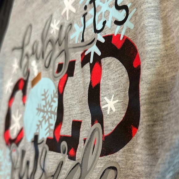 *last chance* Women’s Gray Winter Quarter Long Sleeve Shirt - Picture 3 of 11